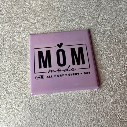 MOM MODE 2x2 MAGNET